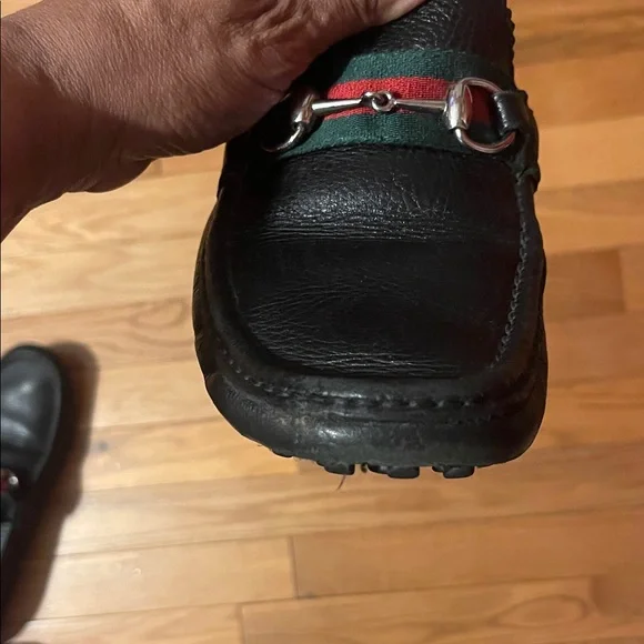 Men Gucci Black Leather Loafers - Picture 9 of 16